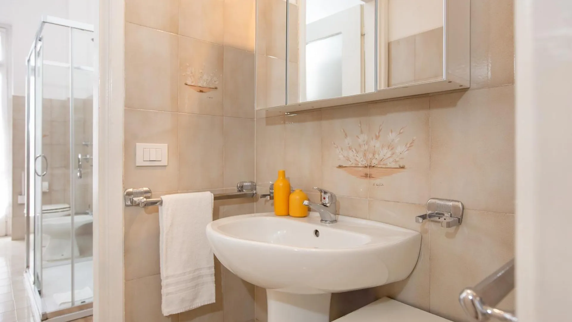 Apartment Ferienwohnung Galleria Moderna In Porta Romana Mailand